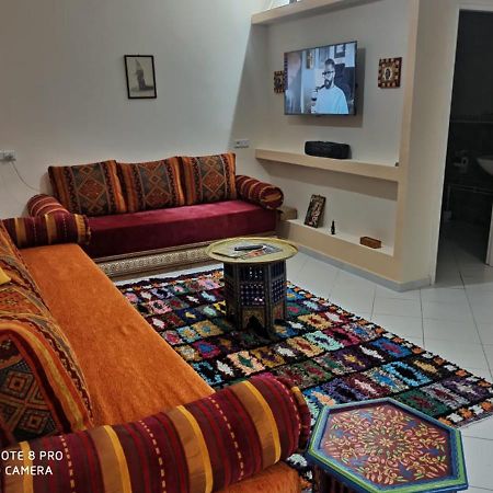Appartement Julia Au Centre Ville Agadir Dans Residence Borj Dalat Exterior photo