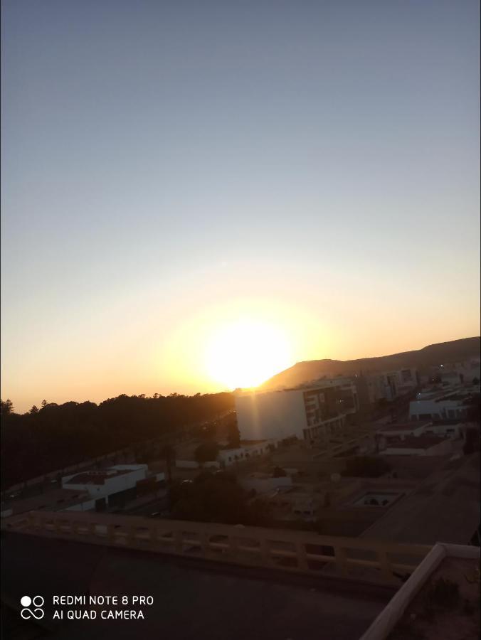 Appartement Julia Au Centre Ville Agadir Dans Residence Borj Dalat Exterior photo